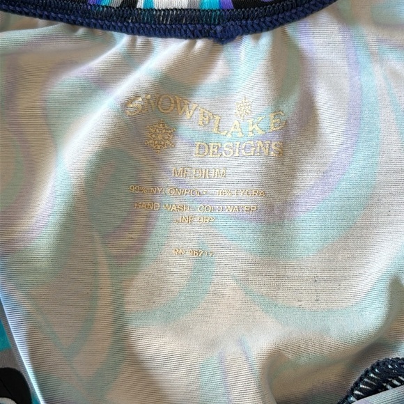 Snowflake Designs - Gymnastics + Dance Sleeveless bodysuit/Leotard. Size Medium - Picture 6 of 6